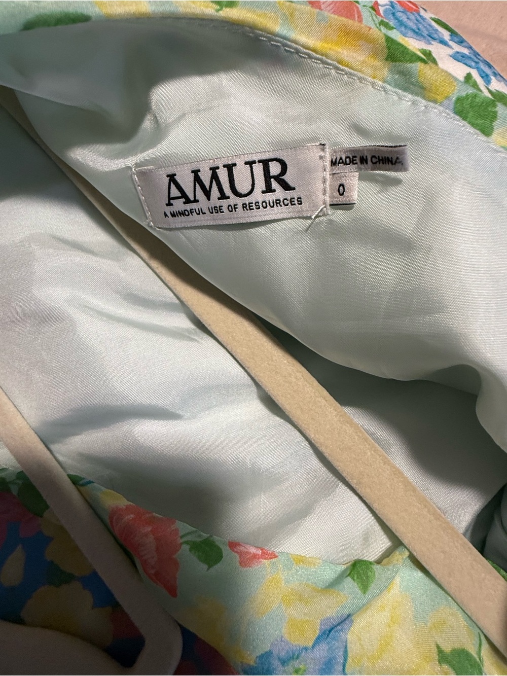 AMUR Pastel Floral 100% Silk Dress in Blue, Pink & Yellow size 0 - Picture 7 of 9